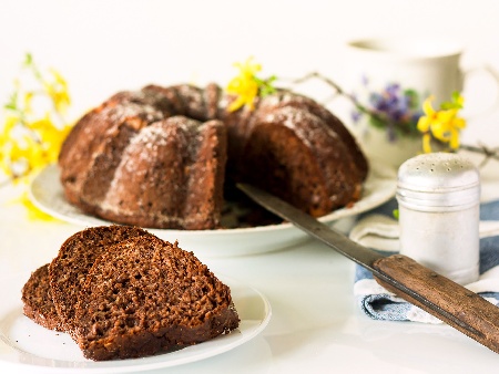 Постен домашен кекс с какао, мед и орехи - снимка на рецептата